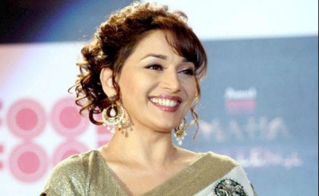 लोकसभा चुनाव: भाजपा कर रही माधुरी दीक्षित को पुणे सीट से लड़ाने पर विचार