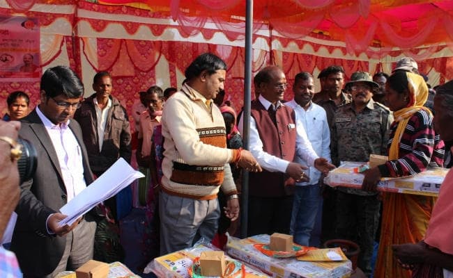 गुमला : पीएलएफआई के गढ़ में जनता दरबार, ग्रामीण व प्रशासन आमने सामने हुए