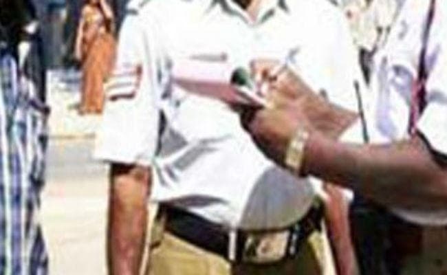 पटना : गणित का फॉर्मूला नहीं बता पाया तो छात्र को देना पड़ा ट्रैफिक नियम तोड़ने का जुर्माना