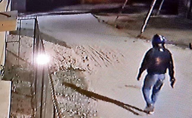 हटिया : पिस्टल लेकर पहुंचा अपराधी, आधे घंटे तक की इस पार्षद के घर की रेकी, सीसीटीवी में हुआ कैद