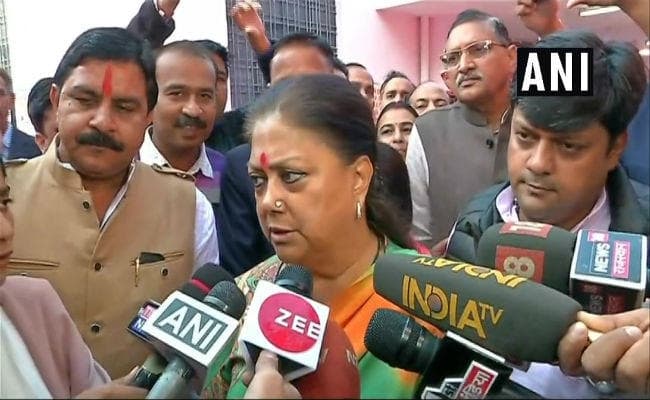 शरद यादव की टिप्पणी पर वसुंधरा ने किया पलटवार कहा- मैं हैरान हूं, ये सभी महिलाओं का अपमान