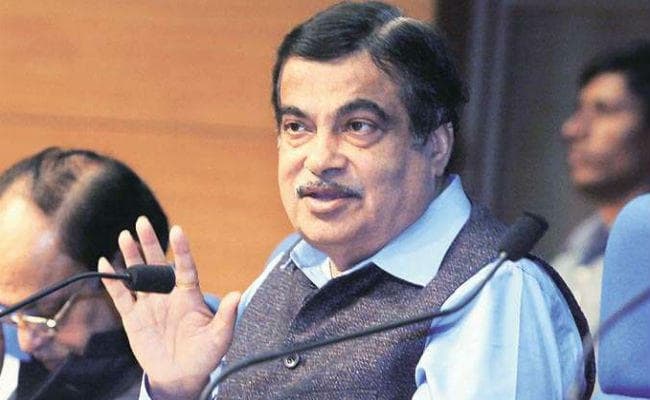 सड़कें खराब मिली तो ठेकेदारों पर चलवा दूंगा बुलडोजर : नितिन गडकरी