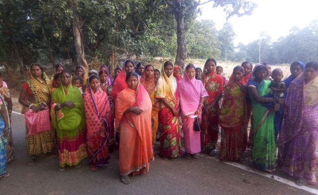 गोमिया : वन बचाने का संकल्‍प लेकर महिलाओं ने चलाया जागरुकता अभियान