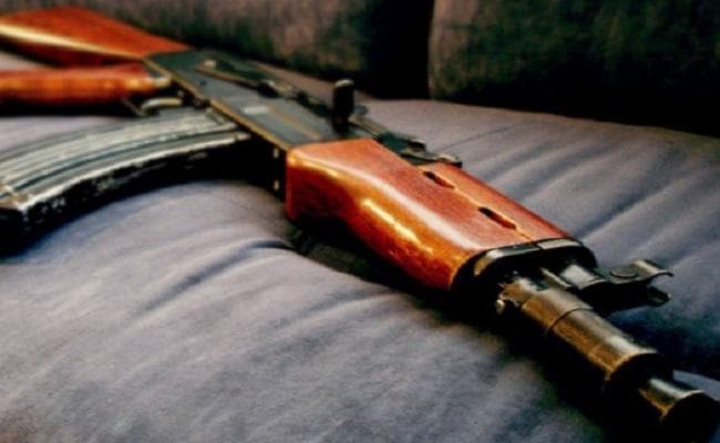 एके-47 मामला : पुलिस ने फिर की खुदाई, तीन महिला समेत पांच हिरासत में