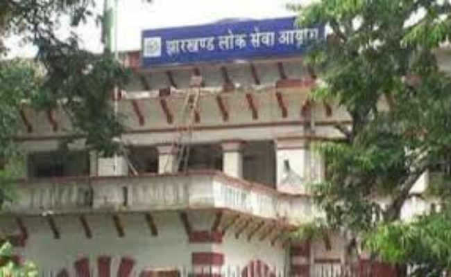 रांची :  जेपीएससी से चयनित अभ्यर्थियों की नियुक्ति को चुनौती देनेवाली याचिका पर हुई सुनवाई, 230 अफसरों को राहत, याचिका खारिज