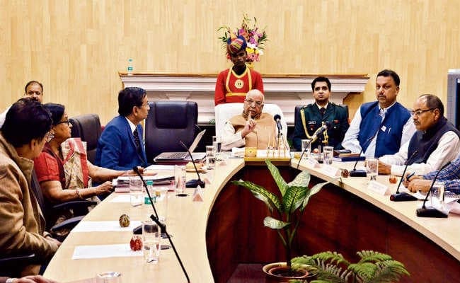 पटना :  नैक मान्यता और कर्मियों के खाली पदों को भरने का प्रयास करे विवि : राज्यपाल