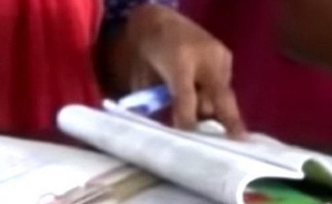 रेलवे परीक्षा में नकल कराने वाले गिरोह का पर्दाफाश, बिहार से गैंग का संचालन करता है मुख्य सरगना