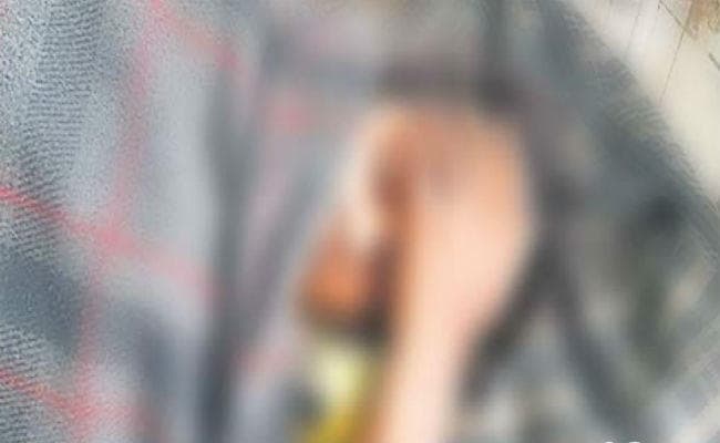 शादी के बाद दोस्तों के साथ संबंध बनाने का पति दे रहा था दबाव, पत्नी ने विरोध किया तो...