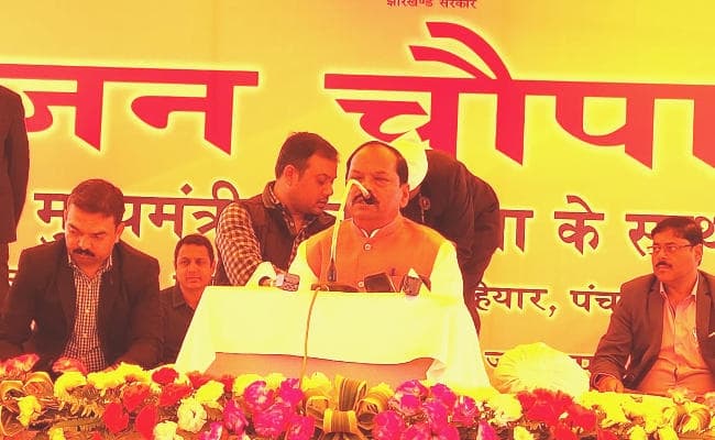 पारा शिक्षकों को रघुवर दास की दो टूक, नहीं हो सकती सीधी नियुक्ति, चुपचाप स्कूल ज्वाइन करें