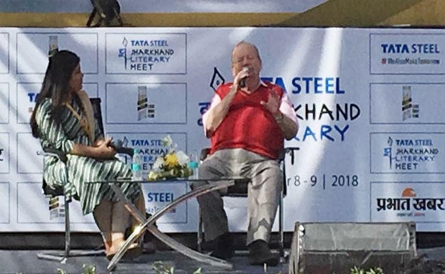 रस्किन बांड को सुनने के लिए उमड़ी युवाओं की भीड़, बोले, ''किताबों को बनाएं दोस्‍त''