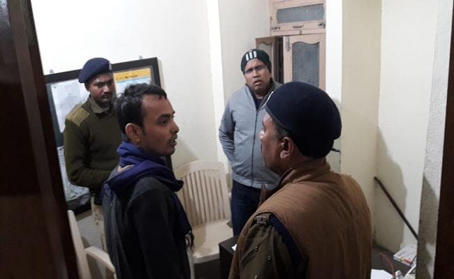 बिहार : कर्मियों को बंधक बना अपराधियों ने 40 लाख लूटे