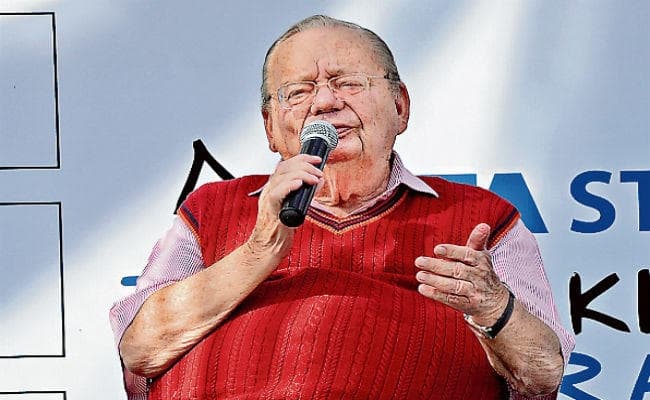 बच्चों के लिए कहानी लिखते समय किताब को पहले पन्ने से ही रुचिकर बनाना होता है : रस्किन बांड