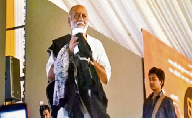 बेगूसराय : रावण मोह और कुंभकर्ण अभिमान का प्रतीक : मोरारी बापू