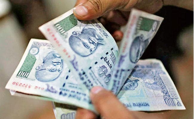 रांची : ट्रेजरी से नहीं हो रही है पैसे की निकासी, फंसा वेतन