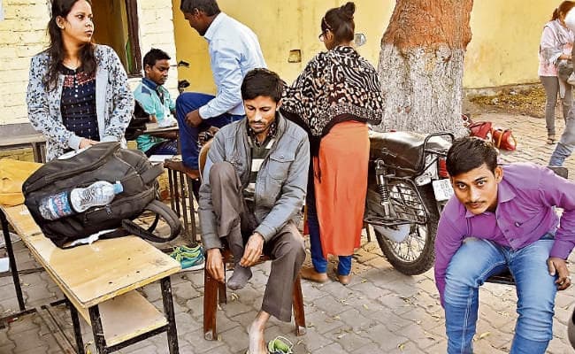 बीएसएससी की इंटर स्तरीय परीक्षा : फिर बुकलेट लेकर फरार, पर्चा आउट की रही चर्चा