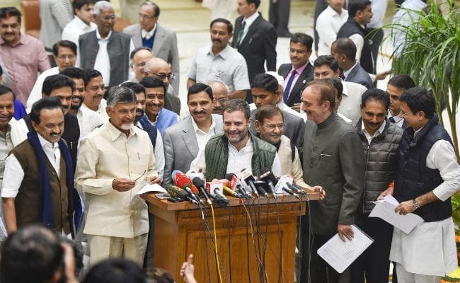 संसद में मोदी सरकार को घेरने के लिए एकजुट हुए विपक्षी, राहुल बोले, भाजपा-RSS को मिलकर हरायेंगे