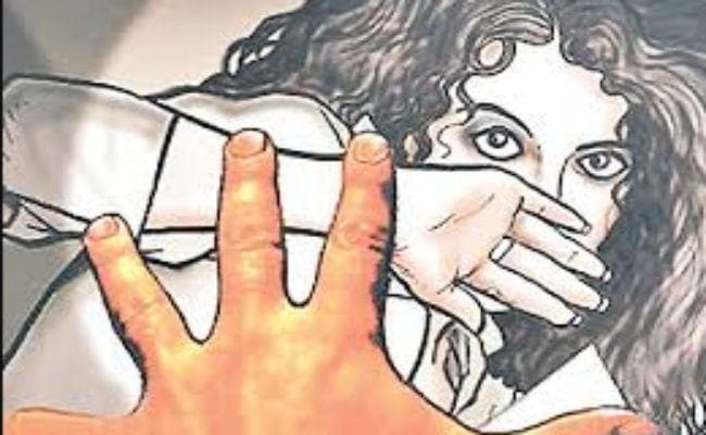 सरकारी इंजीनियरिंग कॉलेज की पूर्व छात्रा ने बलात्कार का लगाया आरोप, 11 पर मामला दर्ज