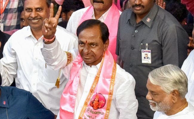 तेलंगाना के मुख्यमंत्री KCR का विवादित बयान, रैली में कुत्तों से कर दी प्रदर्शनकारियों की तुलना