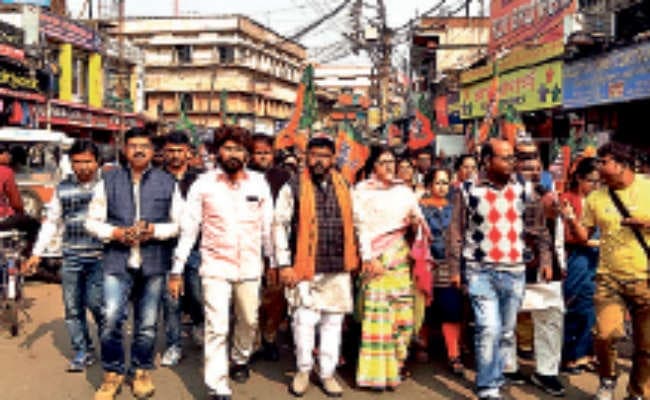 संदीप घोष हत्याकांड : पुलिस ने तीन आरोपियों को किया गिरफ्तार, सैफुल की गिरफ्तारी की मांग को लेकर सड़क पर उतरी बीजेपी