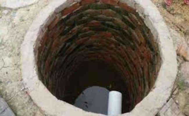 सारठ में शौचालय की टंकी में डूबने से बालक की मौत