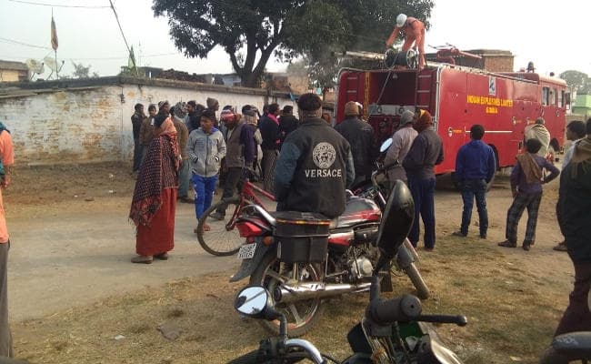 गोमिया में शॉर्ट सर्किट से लगी आग