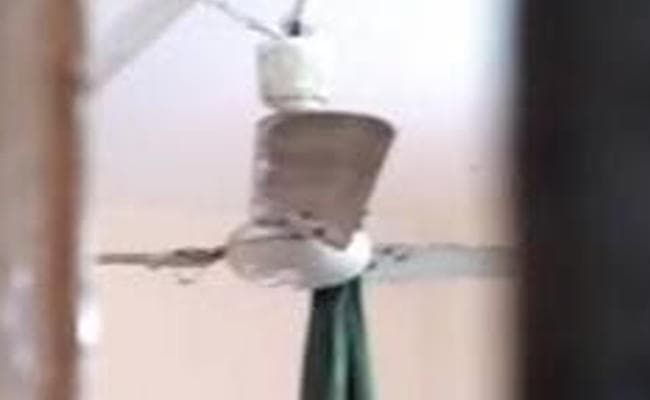 Ranchi : रिम्स में डॉक्टर के चैम्बर में फांसी का फंदा, फर्श पर खून, दीवार पर खून से लिखी यह बात