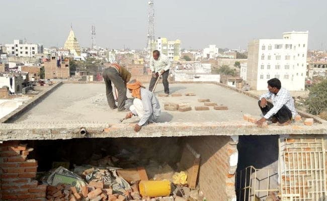 मुजफ्फरपुर बालिका गृह के भवन पर चला हथौड़ा, भारी संख्या में पुलिस बल तैनात