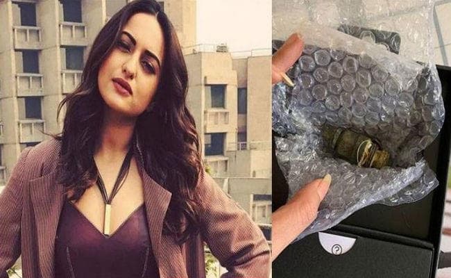 सोनाक्षी सिन्हा के साथ ऑनलाइन फ्रॉड, अमेजन से मंगाया हेडफोन, मिला लोहे का टुकड़ा