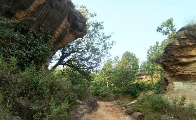 प्राकृतिक, ऐतिहासिक व धार्मिक स्थलों के रूप में विख्यात है बड़कागांव का बुढ़वा महादेव