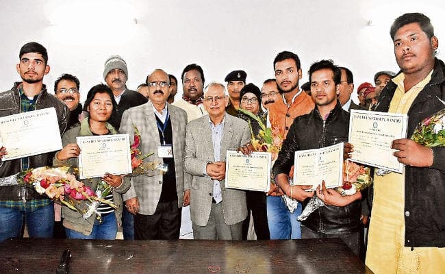 रांची यूनिवर्सिटी छात्र संघ चुनाव में लहराया भगवा