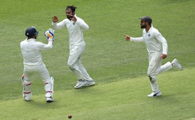 Aus vs Ind 2nd Test : पहले दिन का खेल समाप्त, आस्ट्रेलिया ने संभलकर खेलते हुए बनाये AUS 277/6