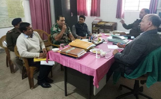 कोलेबिरा उपचुनाव में अशांति फैलाने वालों पर कड़ी कार्रवाई की जायेगी : उपायुक्त कोलेबिरा उपचुनाव में अशांति फैलाने वालों पर कड़ी कार्रवाई की जायेगी : उपायुक्त