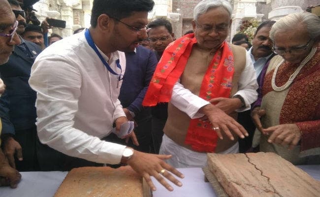 जमुई में CM नीतीश भगवान महावीर की प्रतिमा के पुनर्स्थापना के लिए पहुंचे, खुदाई का दिया निर्देश