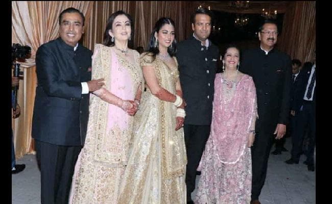 ईशा और आनंद के रिसेप्शन में भी जमीं पर उतरे सितारे, एआर रहमान का लाइव कंसर्ट