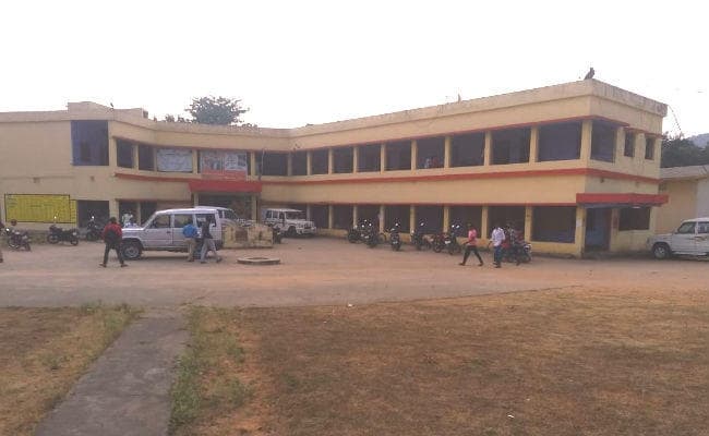 गोमिया : प्रखंड में त्रिस्तरीय पंचायत उप चुनाव की तैयारी पूरी, 19 को दो पंचायत में होंगे मतदान