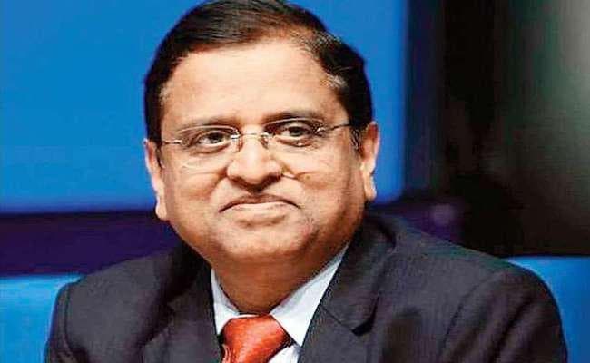 आर्थिक मामलों के सचिव सुभाष गर्ग ने कहा, सार्वजनिक कर्ज को अगले चार-पांच साल में कम करने की जरूरत