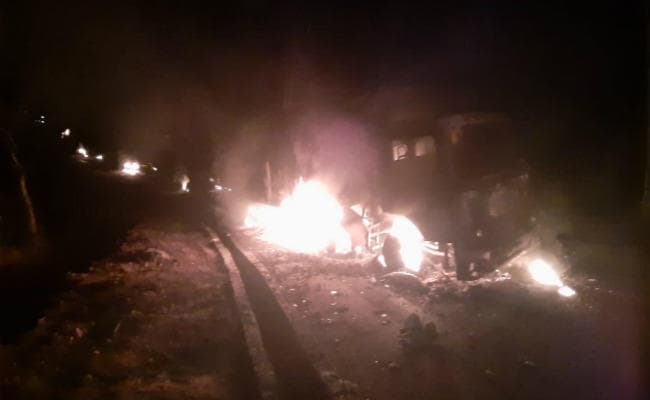 VIDEO : हजारीबाग में नक्‍सलियों का तांडव, कुशुंभा में 10 हाइवा को किया आग के हवाले