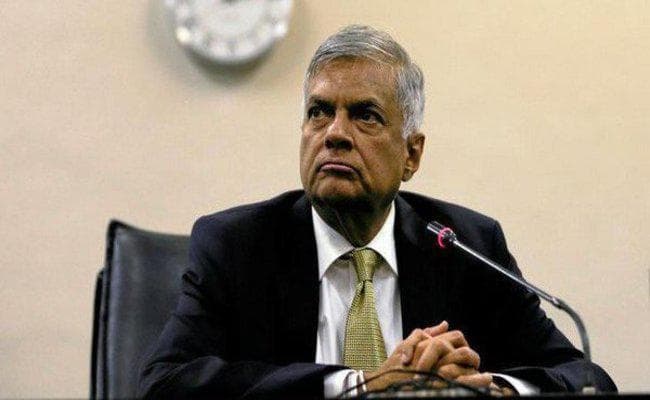 श्रीलंका : 51 दिनों बाद विक्रमसिंघे फिर बने प्रधानमंत्री, राष्ट्रपति सिरिसेना ने दिलायी शपथ