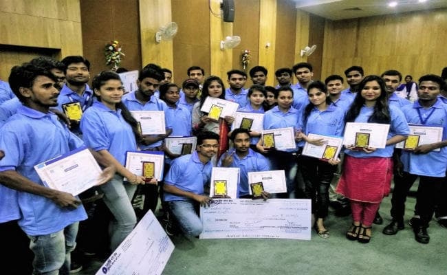 पंचायतनामा विशेष : कौशल विकास से युवाओं में बढ़ रहा आत्मविश्वास