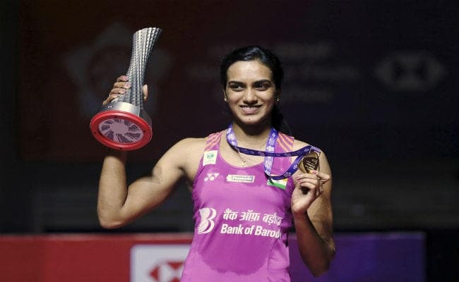 आंध्र और तेलंगाना के मुख्यमंत्रियों ने सिंधू को विश्व टूर फाइनल्स जीतने पर बधाई दी, बताया ‘तेलुगु गौरव”