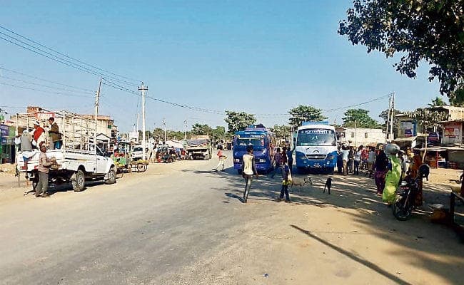 नेपाल में भारतीय नोटों की बंदी : व्यापार को झटका, बिचौलियों की ''चांदी'', लोग परेशान