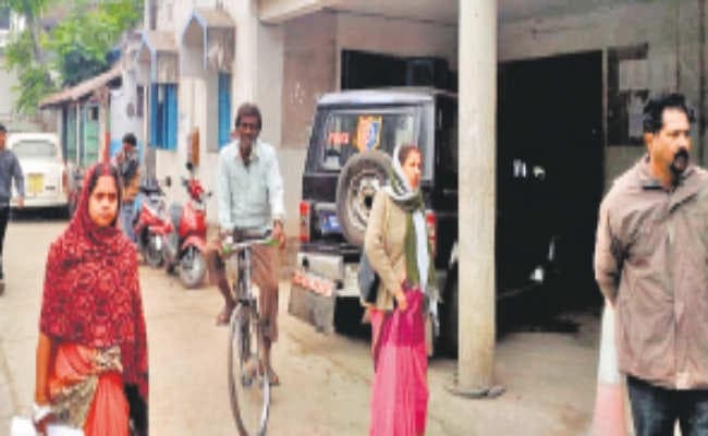 मालदा :  गृहवधू से दुष्कर्म का प्रयास अर्धनग्नकर सड़क पर पीटा