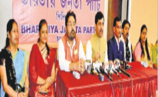 सिलीगुड़ी : देश से माफी मांगें राहुल गांधी : हुसैन