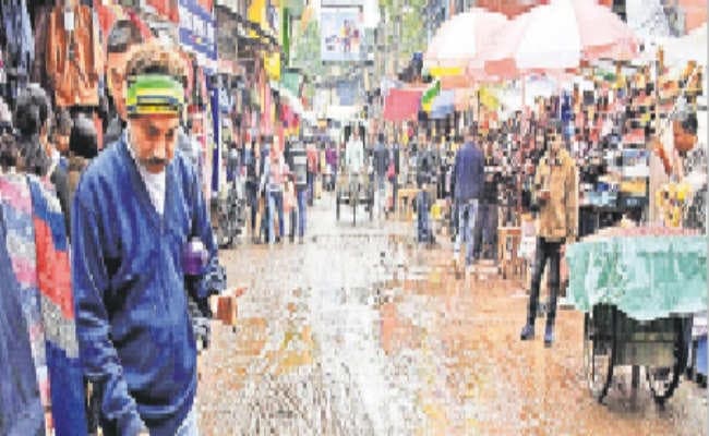 सिलीगुड़ी : पहाड़ से समतल तक मौसम का बदला मिजाज, सिलीगुड़ी में दिनभर हुई झमाझम बारिश