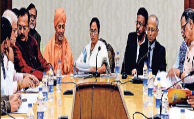 कोलकाता :  मुख्यमंत्री ने की गंगासागर मेला को राष्ट्रीय मेले का दर्जा देने की मांग, कहा - इस साल गंगासागर के लिए चलेंगी 30 फीसदी ज्यादा बसें