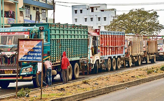 महाजाम : घंटों फंसे रहे कृषि मंत्री, तो विधायक की गाड़ी को टक्कर