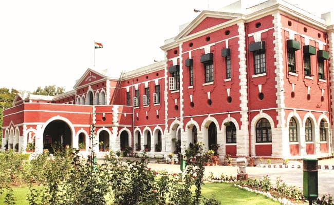 रांची : पुलिस ने नाबालिग को बताया बालिग, पाकुड़ सेशन कोर्ट से मिली आजीवन कारावास की सजा, हाइकोर्ट ने लगायी रोक