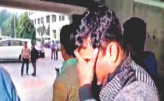 कोलकाता :  रंगदारी वसूलते नकली आइपीएस समेत चार गिरफ्तार