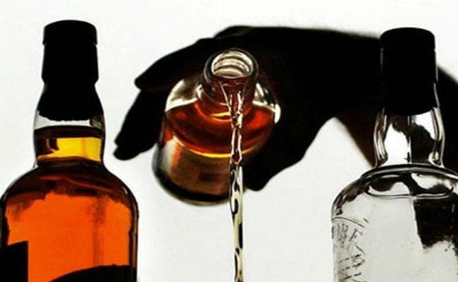 अब मॉल और डिपार्टमेंटल स्टोर में मिलेगी शराब, जानें कैबिनेट के अन्य महत्वपूर्ण फैसलों के बारे में