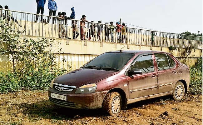 चालक हलधर यादव की हत्या कर लूट ली इंडिका